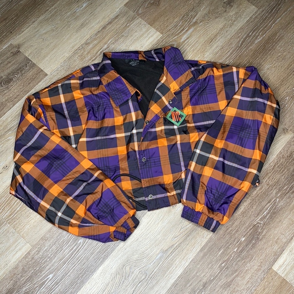Cropped wind breaker